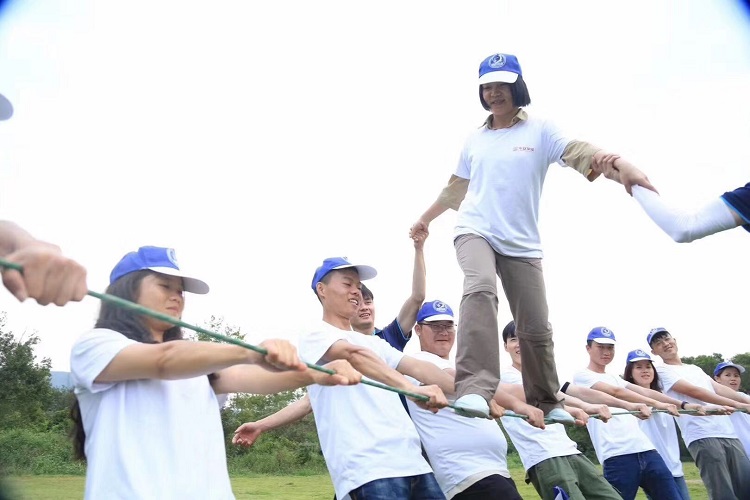 拓展訓(xùn)練項目【動力繩圈】