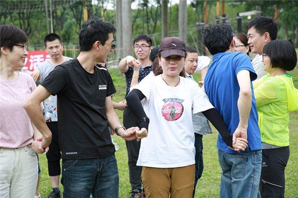 拓展訓練團隊游戲【解手鏈】